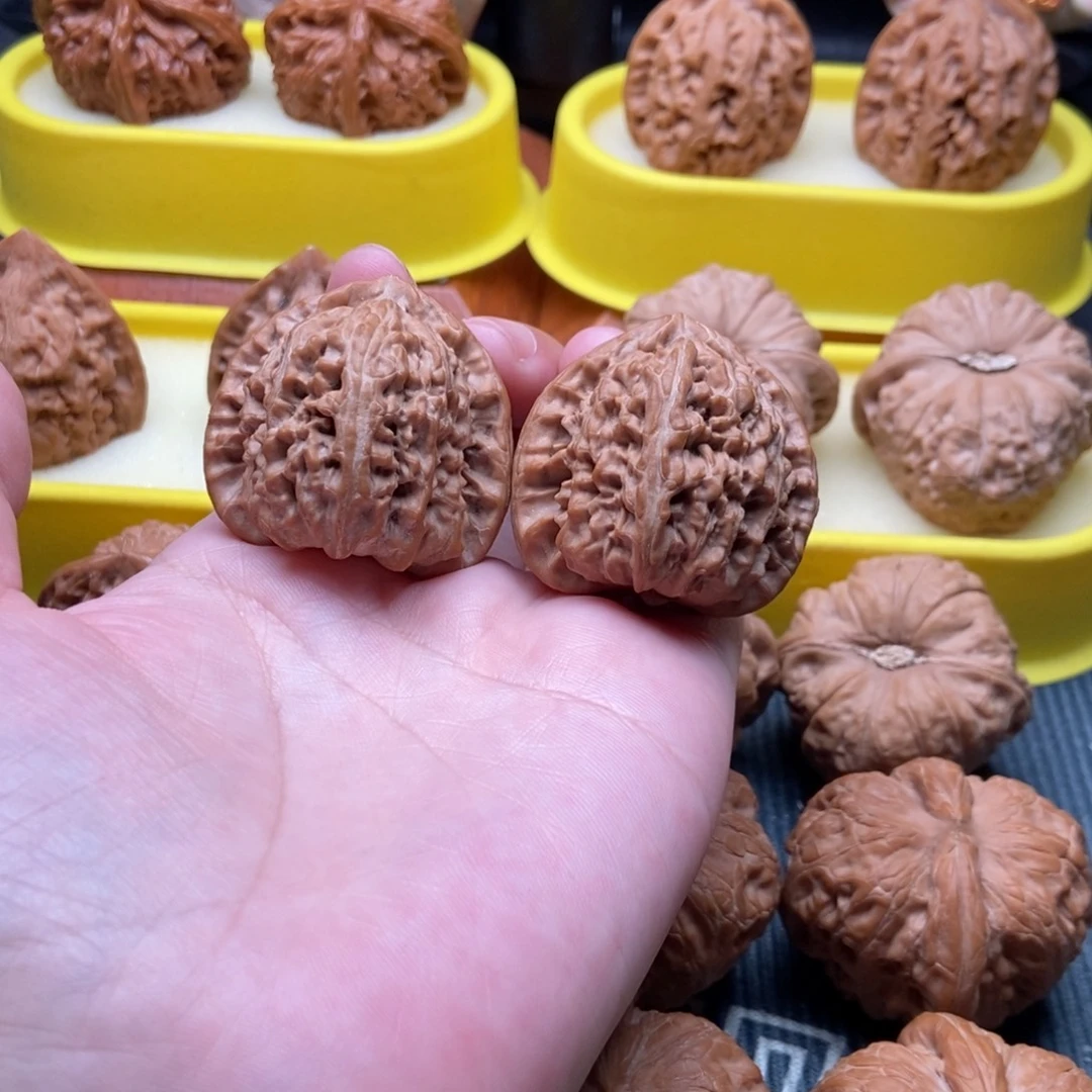 吊坠文玩核桃全品三角白