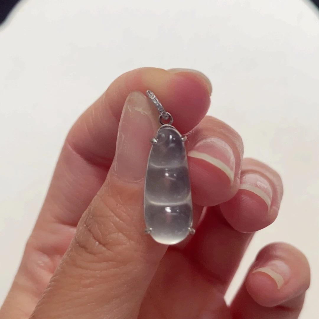 石英质玉未镶嵌颈饰