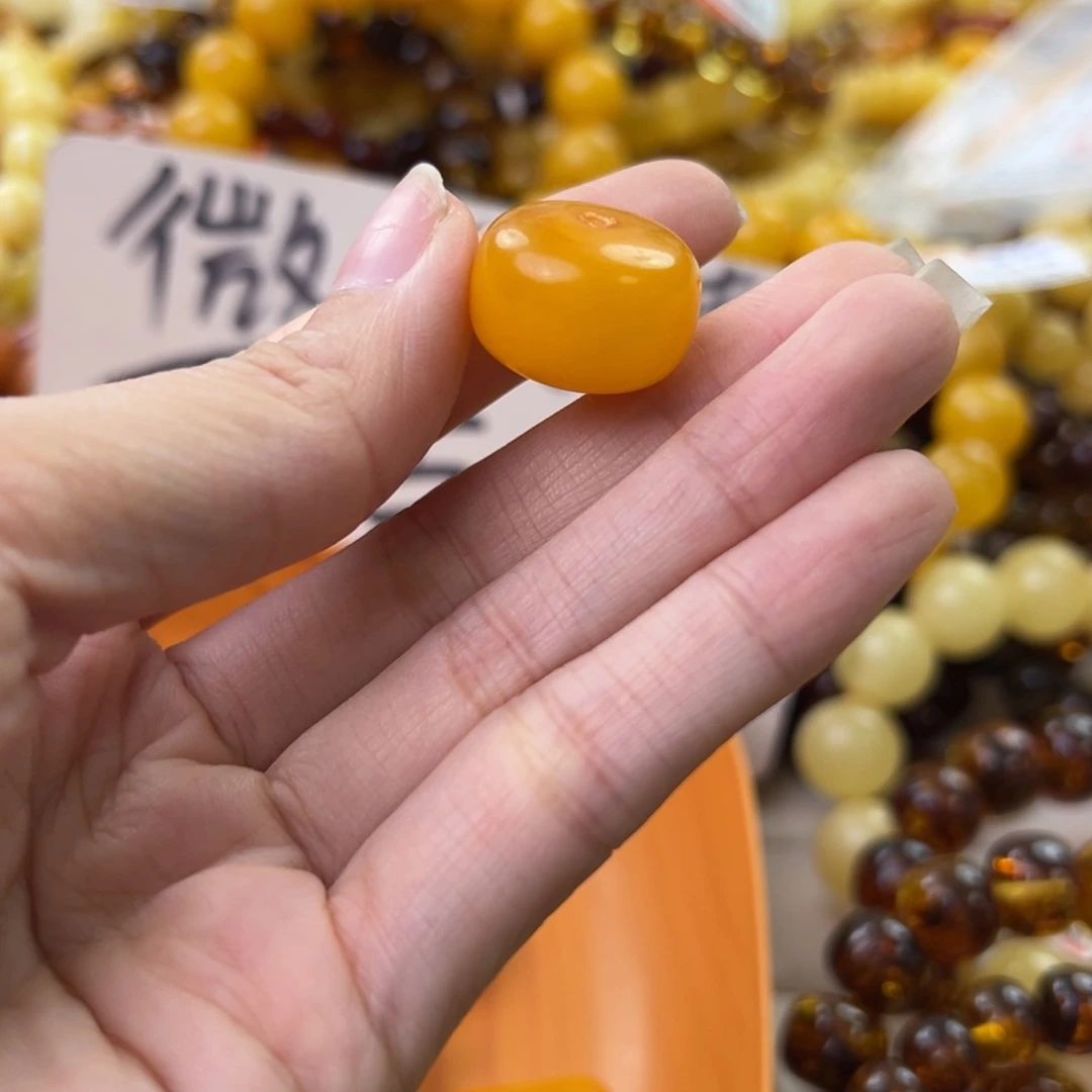琥珀珠宝奇石未镶嵌