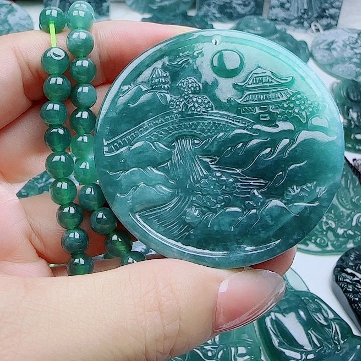 翡翠未镶嵌颈饰多样性发货天然的A货翡翠