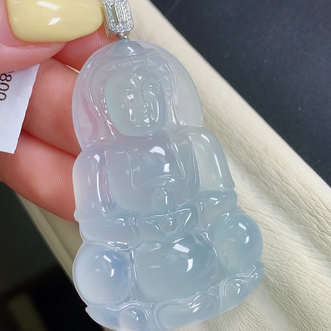颈饰18K金镶嵌翡翠观音