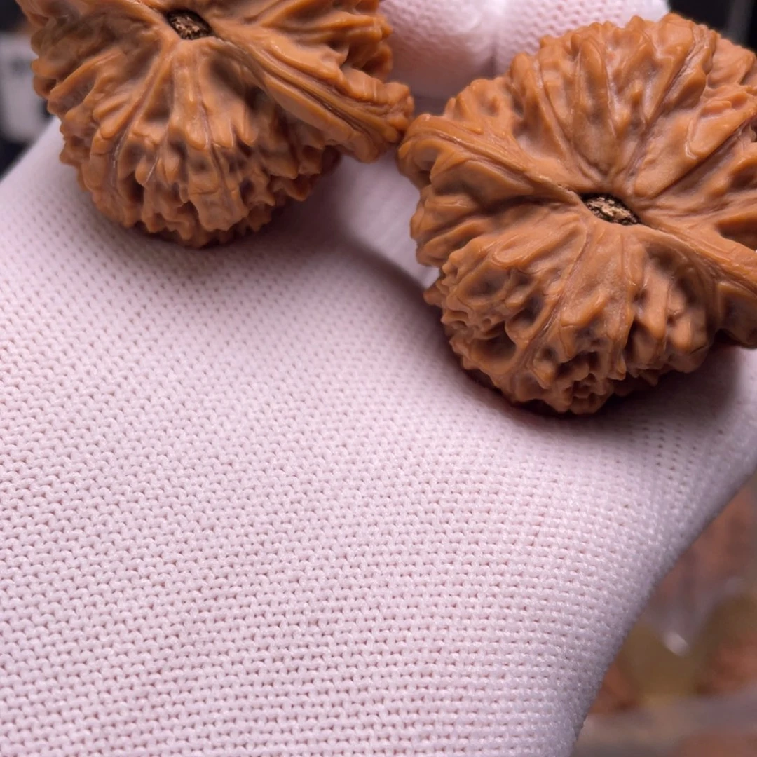 石***饱文玩核桃吊坠42全品南疆克重48.8