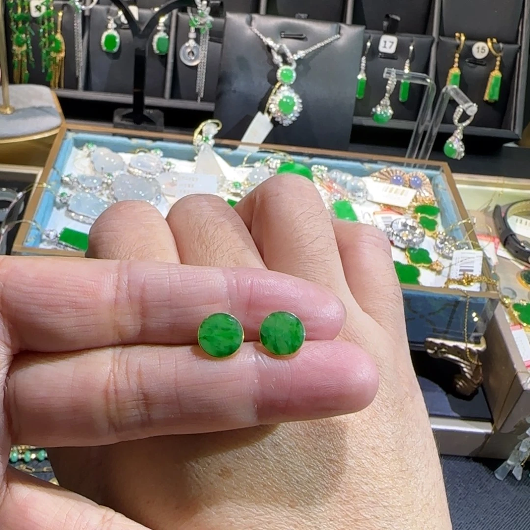 翡翠18K金镶嵌颈饰耳钉