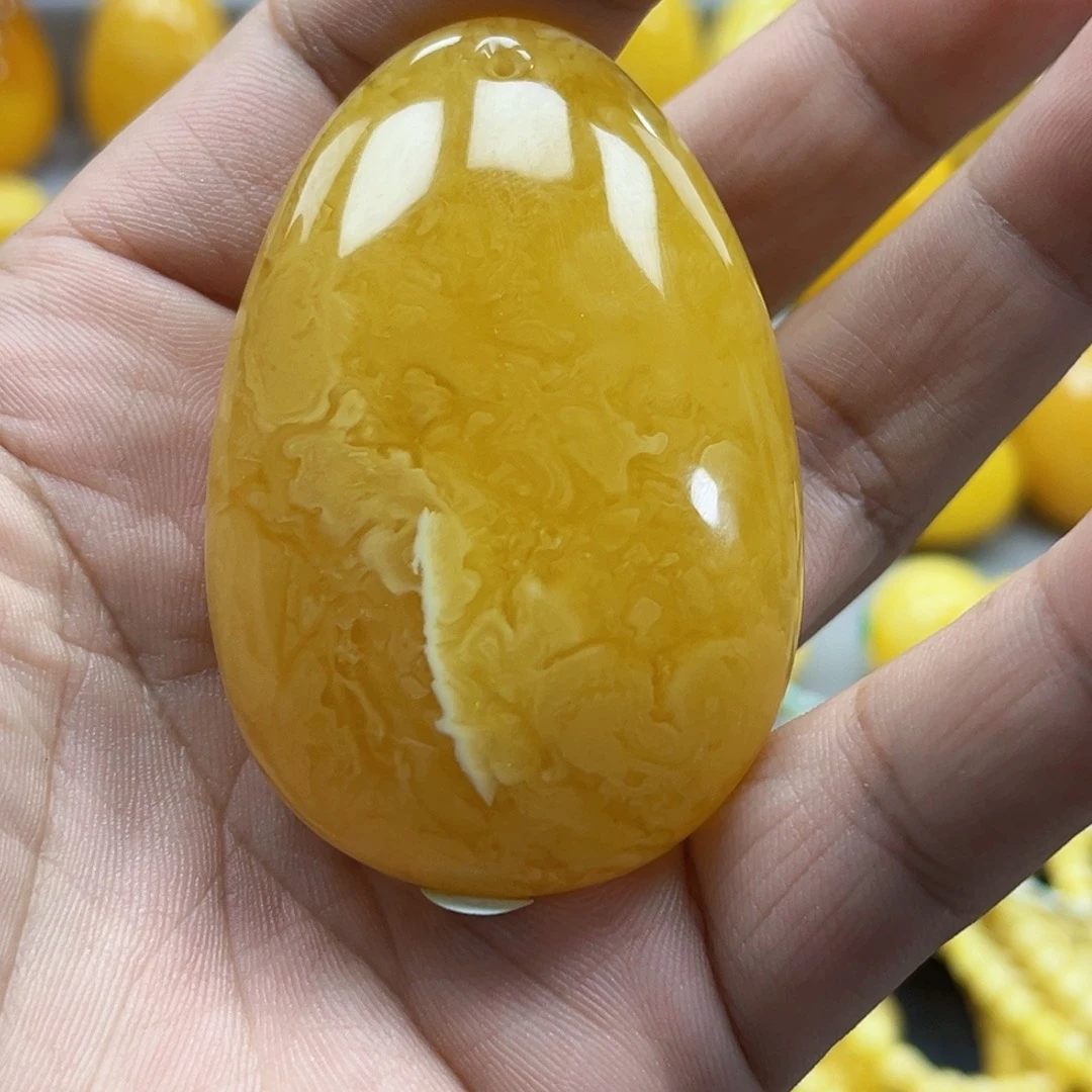 蜜蜡未镶嵌珠宝奇石