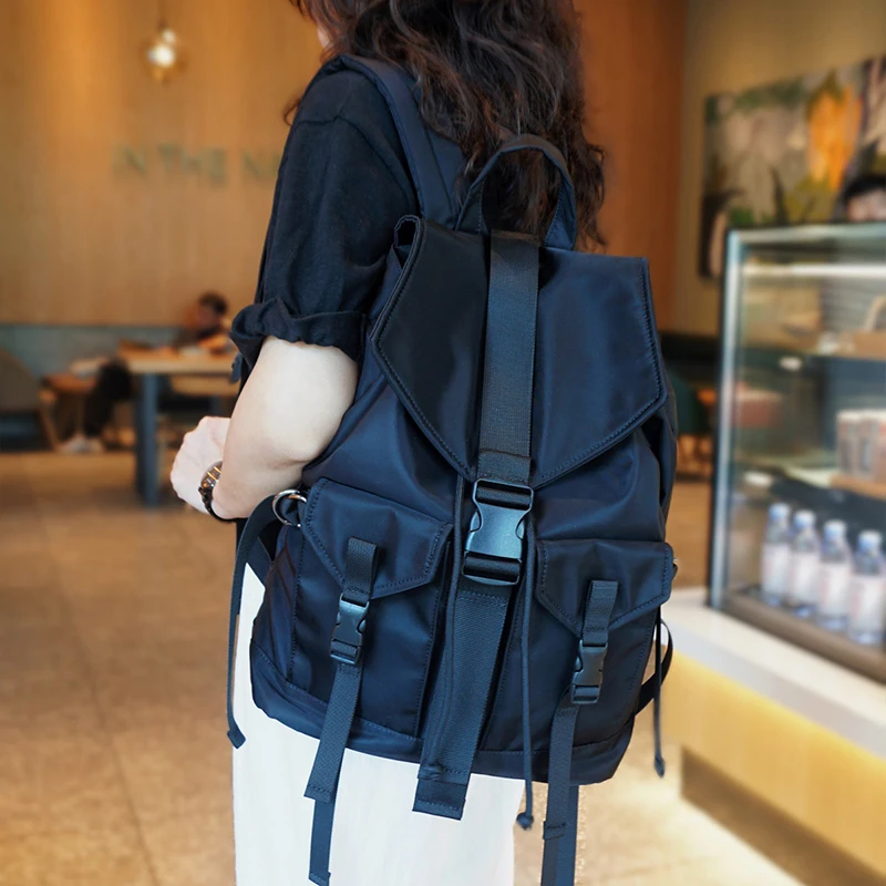 新款2025大容量轻便防水双肩包女包旅行包高级感休闲背包登山包潮