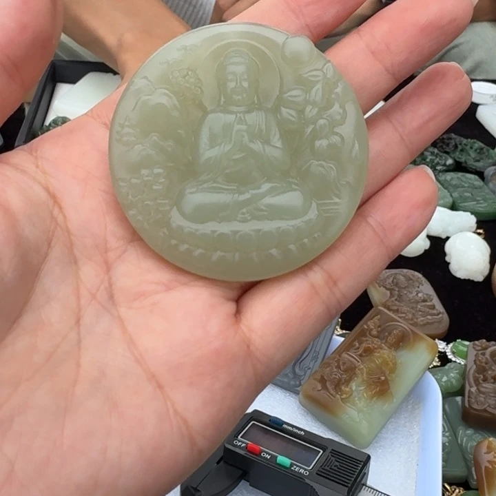 大***苏颈饰未镶嵌和田玉