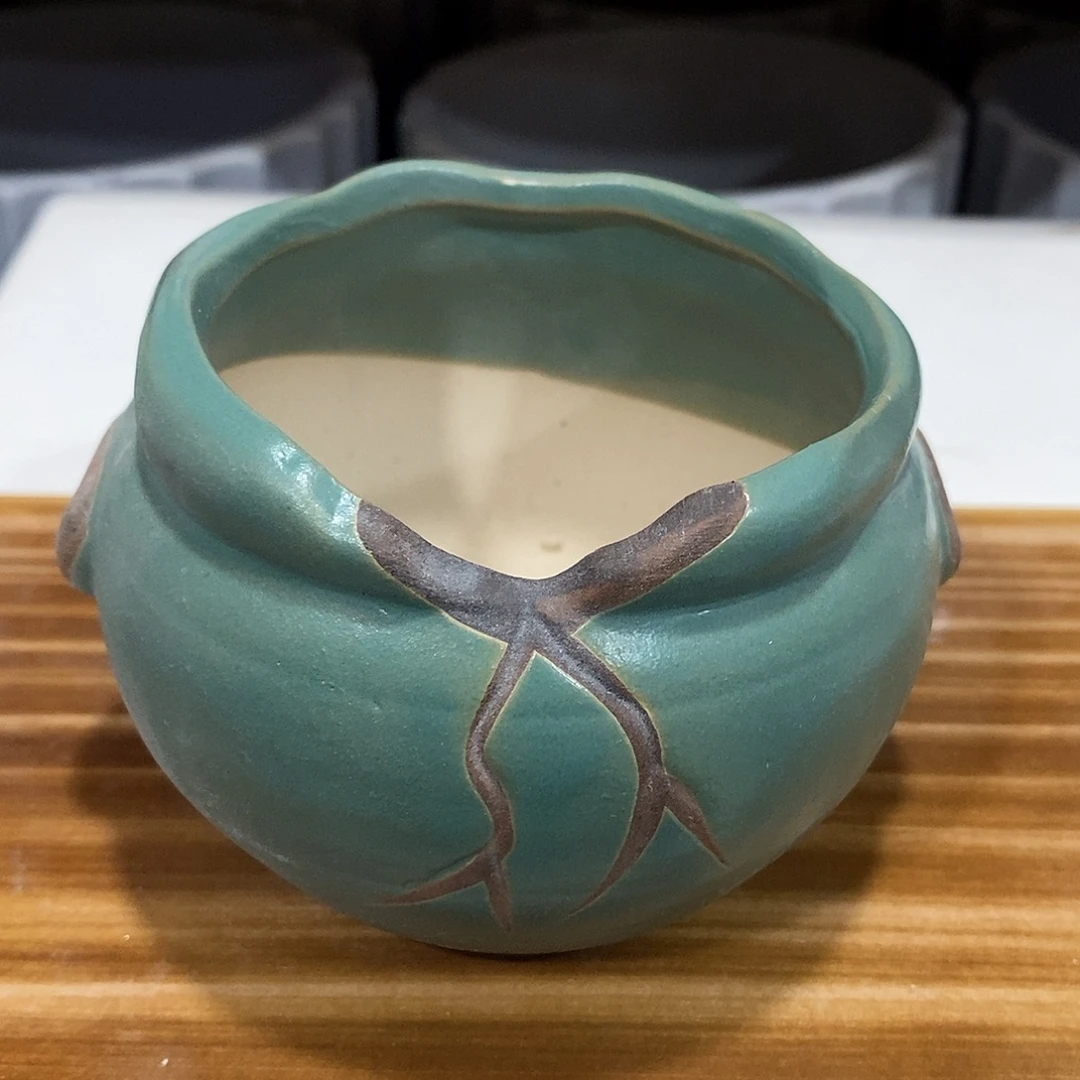 摆件陶盆有孔 窑裂修补 介意勿拍