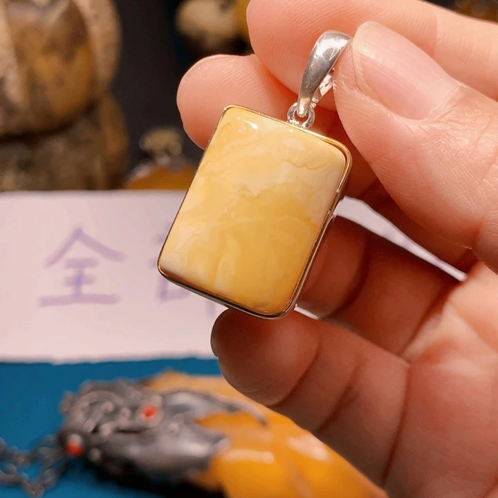 琥珀颈饰未镶嵌波兰设计款琥珀蜜蜡