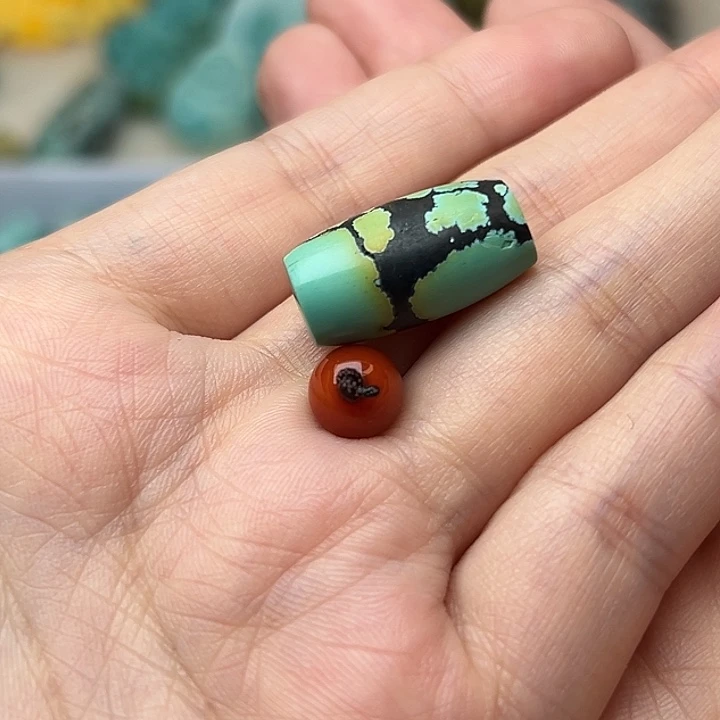 颈饰未镶嵌南红玛瑙
