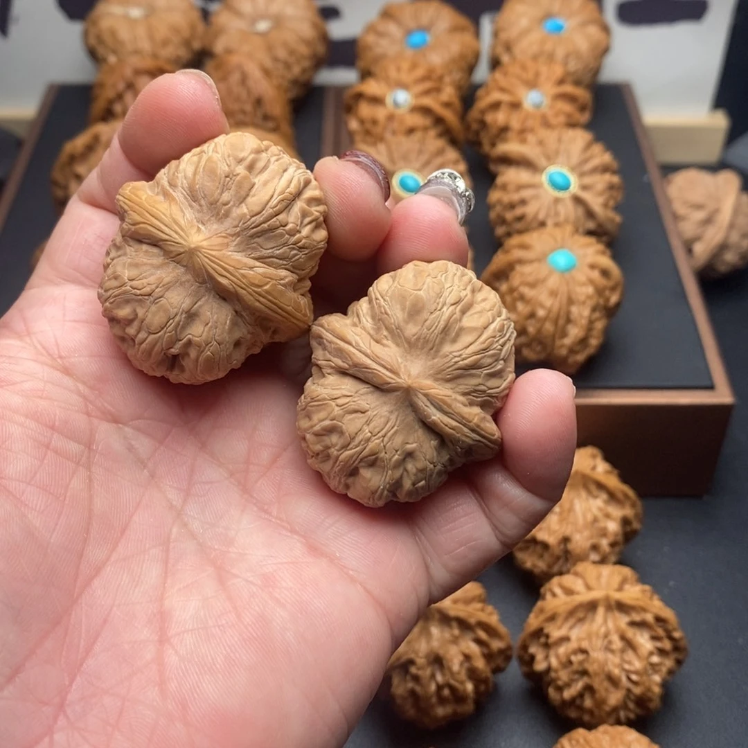 文玩核桃把件元宝