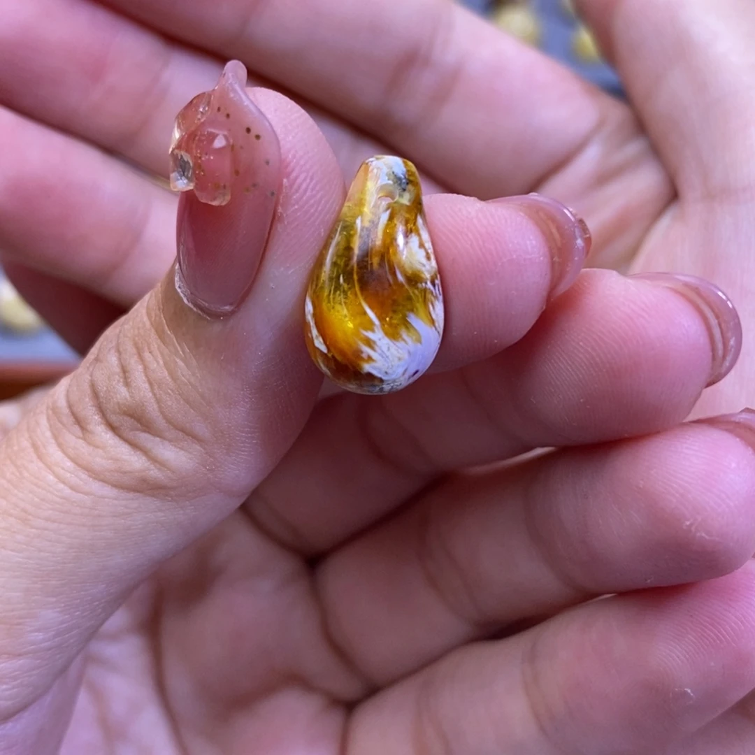 未镶嵌琥珀珠宝奇石