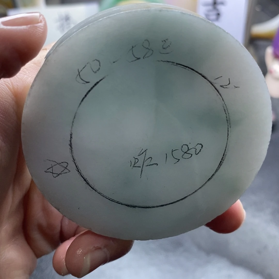 定制翡翠未镶嵌翡翠手镯