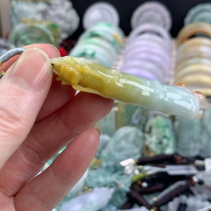 翡翠颈饰未镶嵌吊坠