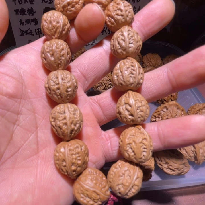 文玩核桃手串秋子