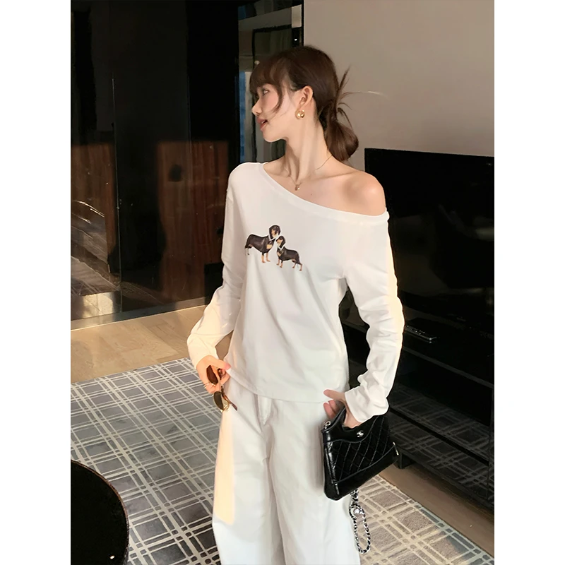 灰色印花斜肩长袖T恤2025打底衫宽松露肩秋季上衣女出游服装女