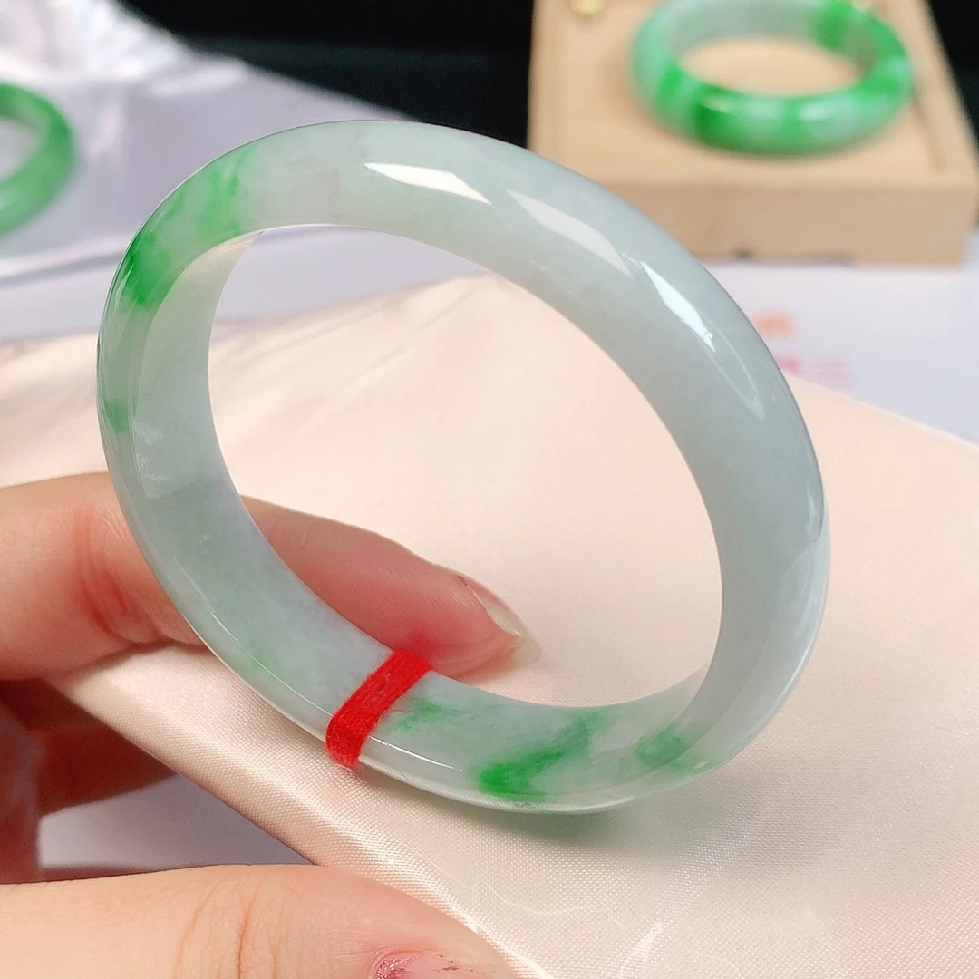 翡翠未镶嵌手镯1489贵妃