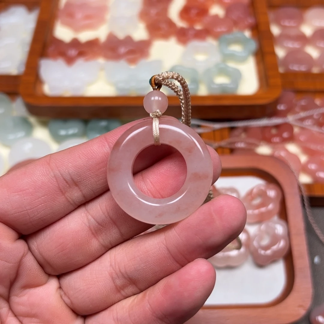鱼***鹅颈饰未镶嵌石英岩玉