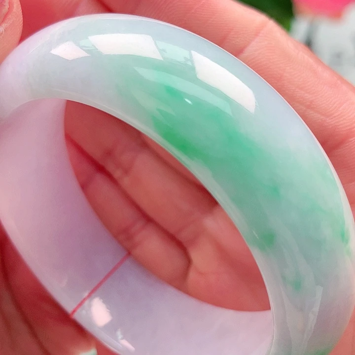 半****翡翠未镶嵌手镯付定金8000元未付尾款15800