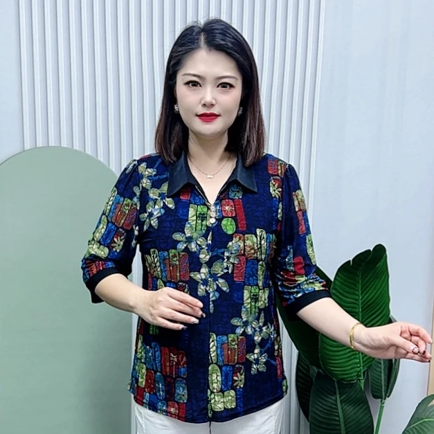 388春夏妈妈装翻领花色洋气减龄大码中老年时尚中袖短款百搭上衣