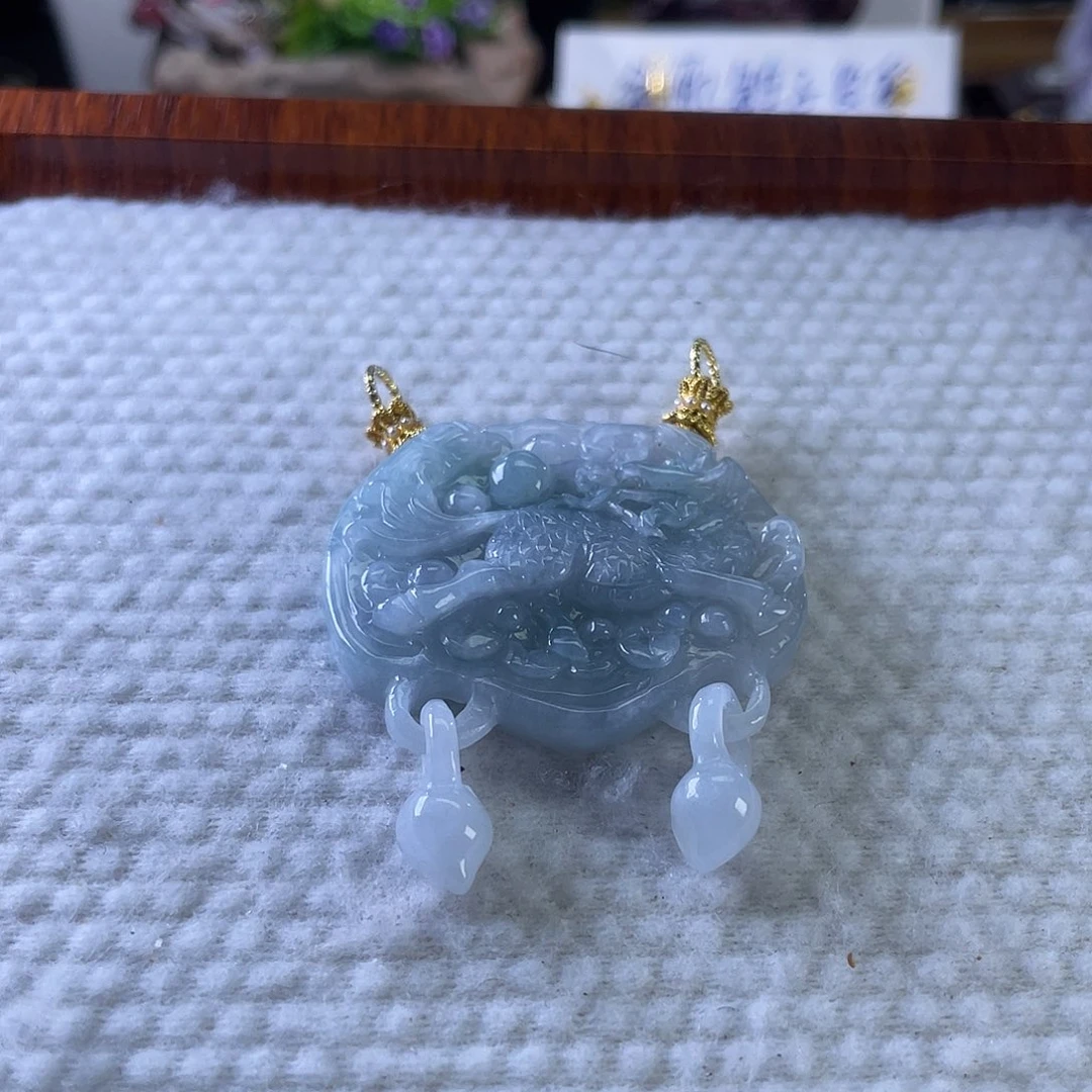 翡翠未镶嵌颈饰翡翠麒麟