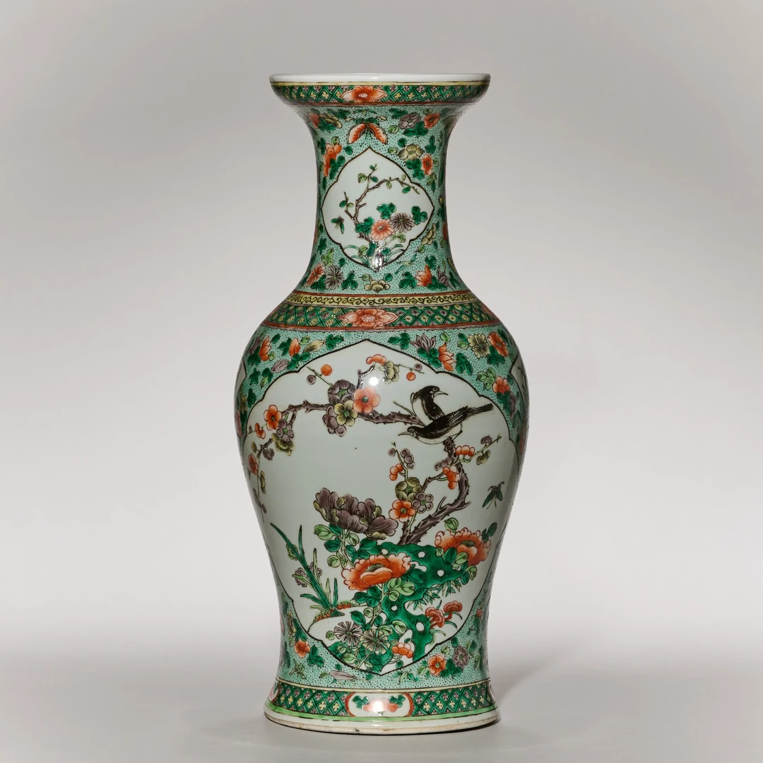 5355清晚期·五彩开窗花鸟纹观音瓶【古董拍卖】