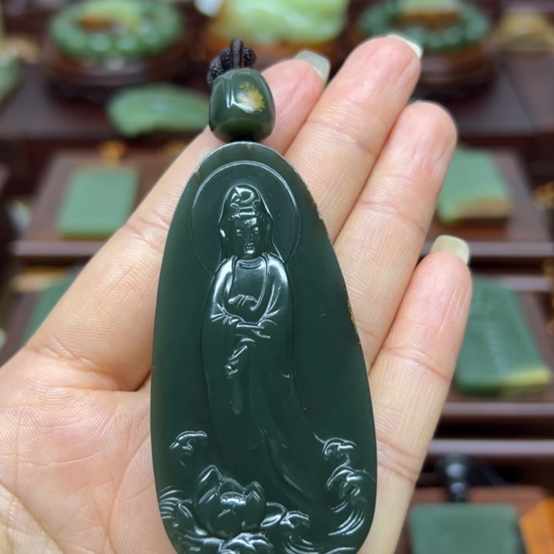 【闪购商品】颈饰未镶嵌岫岩河磨玉（透闪石质玉）上**鸿观音