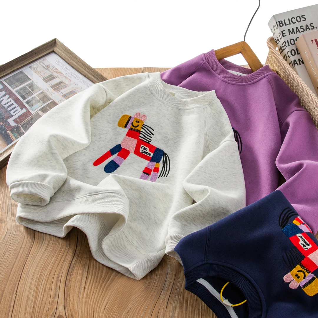 儿童2025秋季舒适卡通图案圆领卫衣中大童百搭休闲舒适上衣潮酷