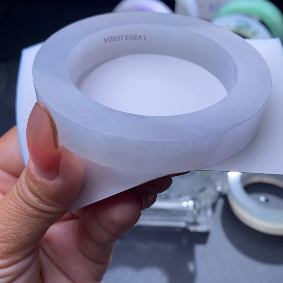 定制翡翠未镶嵌翡翠手镯