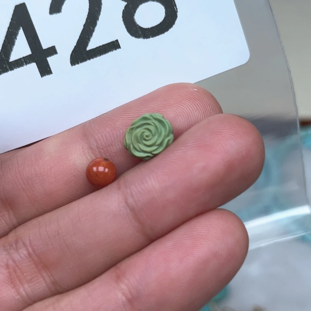 南红玛瑙未镶嵌珠宝奇石