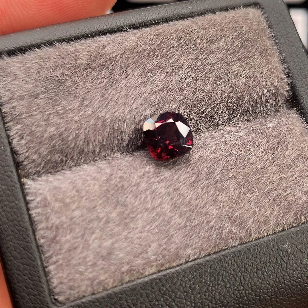 石榴石未镶嵌珠宝半成品2.06ct/300