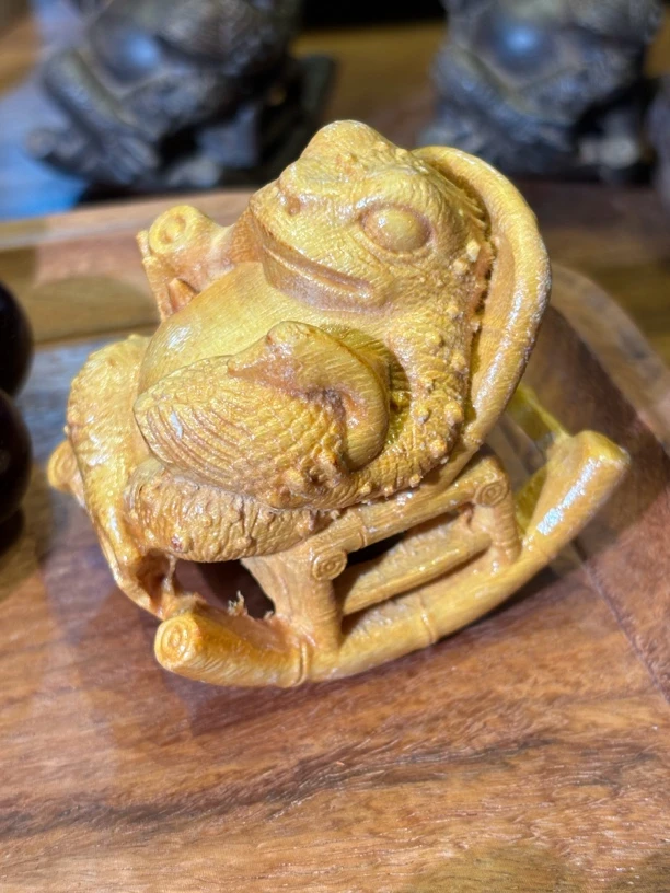 一物一拍原木编码蟾蜍摆件