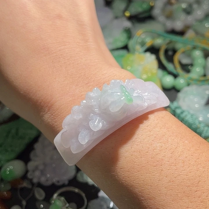 颈饰未镶嵌翡翠天