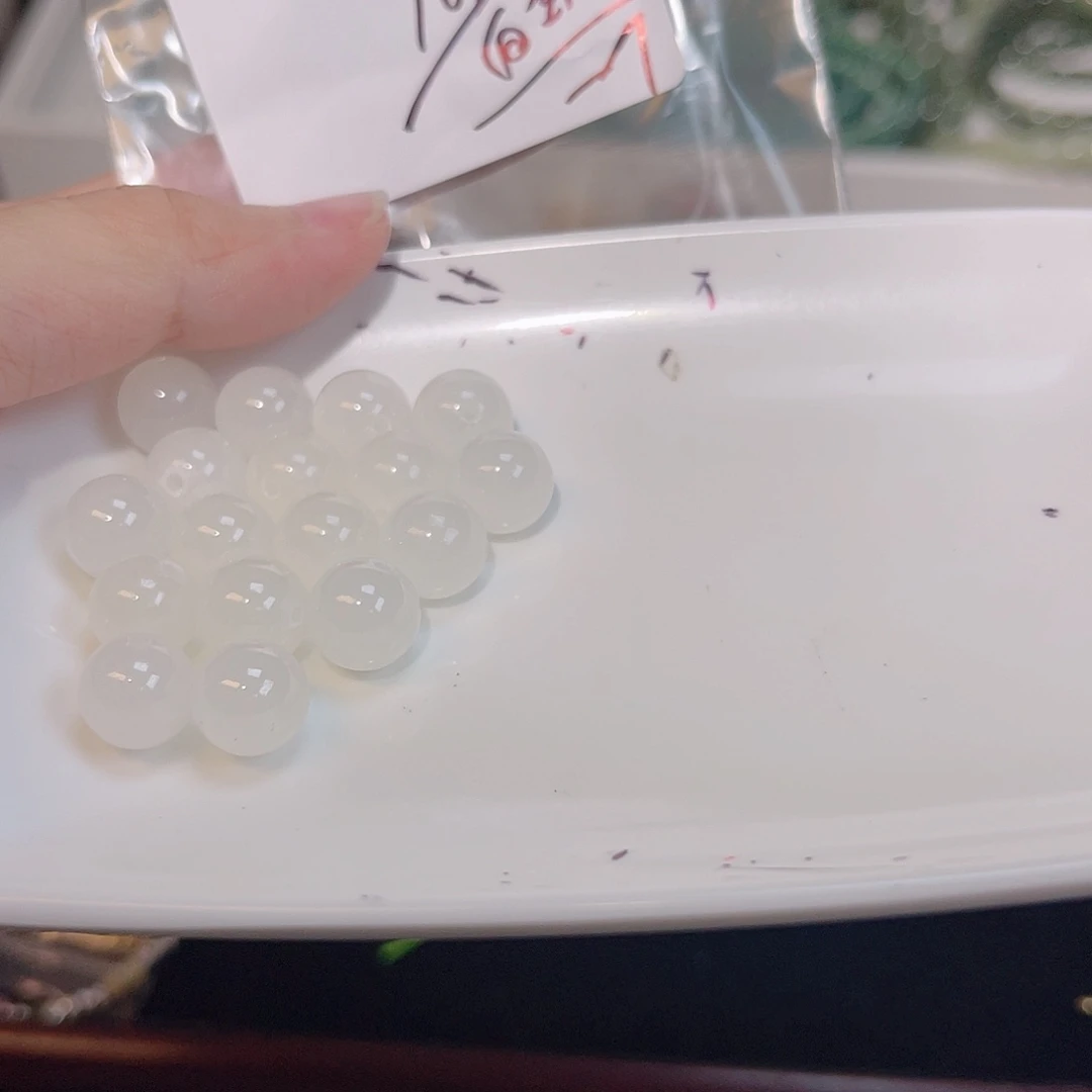 未镶嵌珠宝半成品水晶5 。