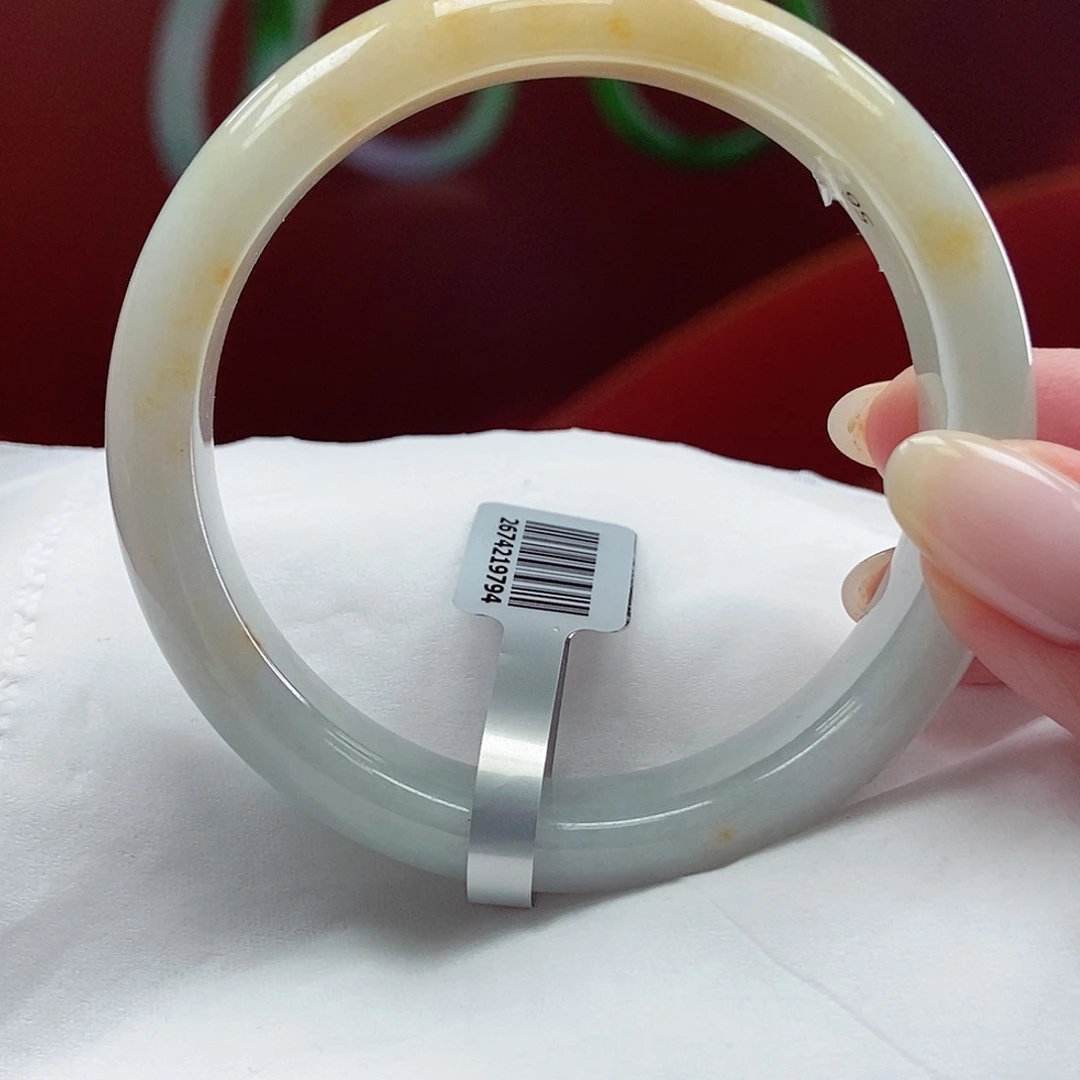 翡翠手镯未镶嵌56圈口