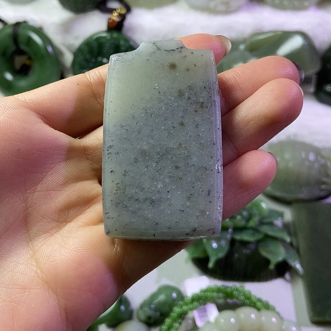 和田玉（糖玉）颈饰未镶嵌