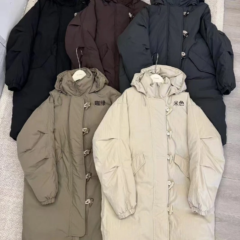 『雨美 Show』93302时尚百搭长款牛角扣棉服