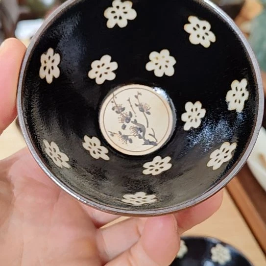 吉州窑柴烧器剪纸贴花盏