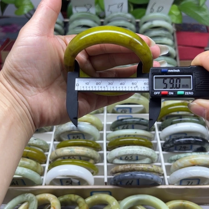 蛇纹石玉未镶嵌手镯67