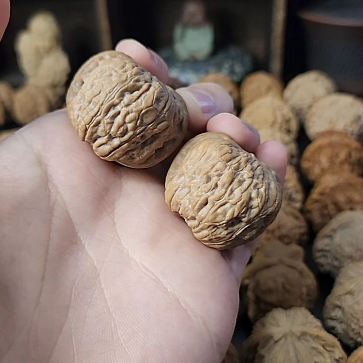 英***风文玩核桃吊坠34血麒麟