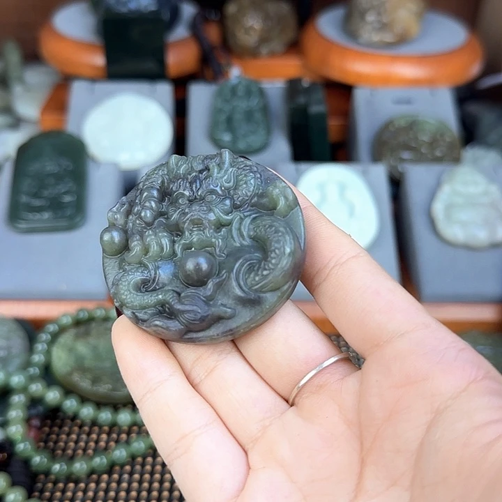 颈饰未镶嵌和田玉