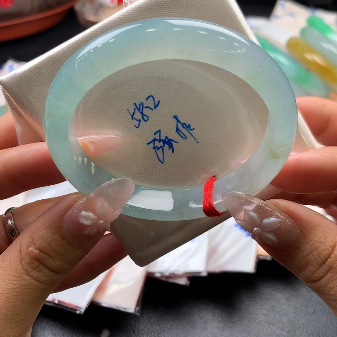 翡翠未镶嵌手镯24号
