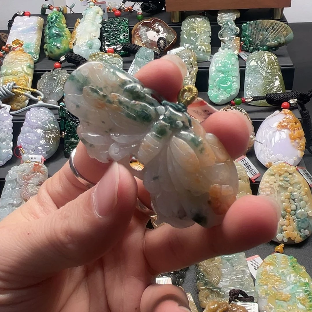 翡翠未镶嵌挂件腾冲