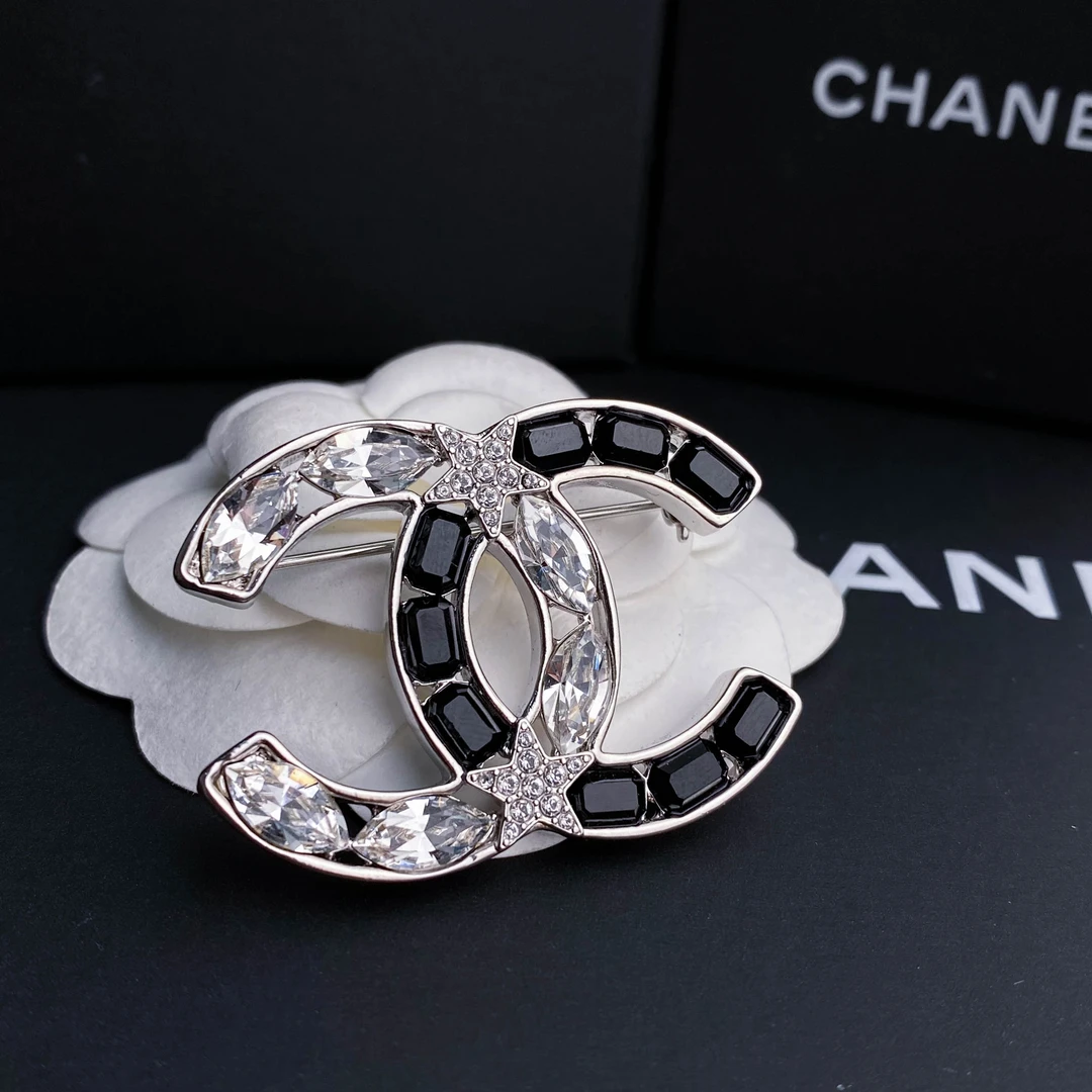 全新未使用 Chanel/香奈儿 经典双C 黑白镶钻星星胸针 S4842