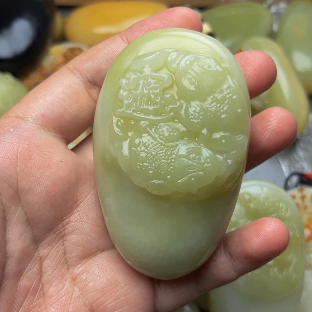 杨***意石材方解石手把件金蟾