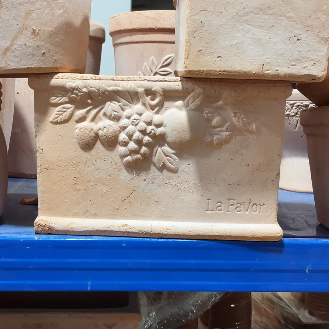 长27×16×17    手工花盆一个