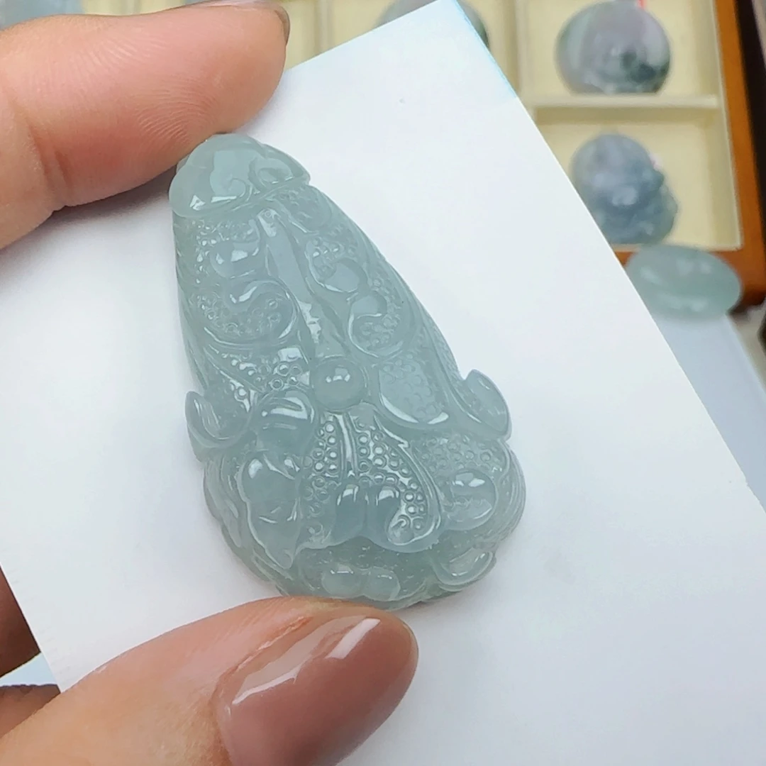翡翠未镶嵌颈饰