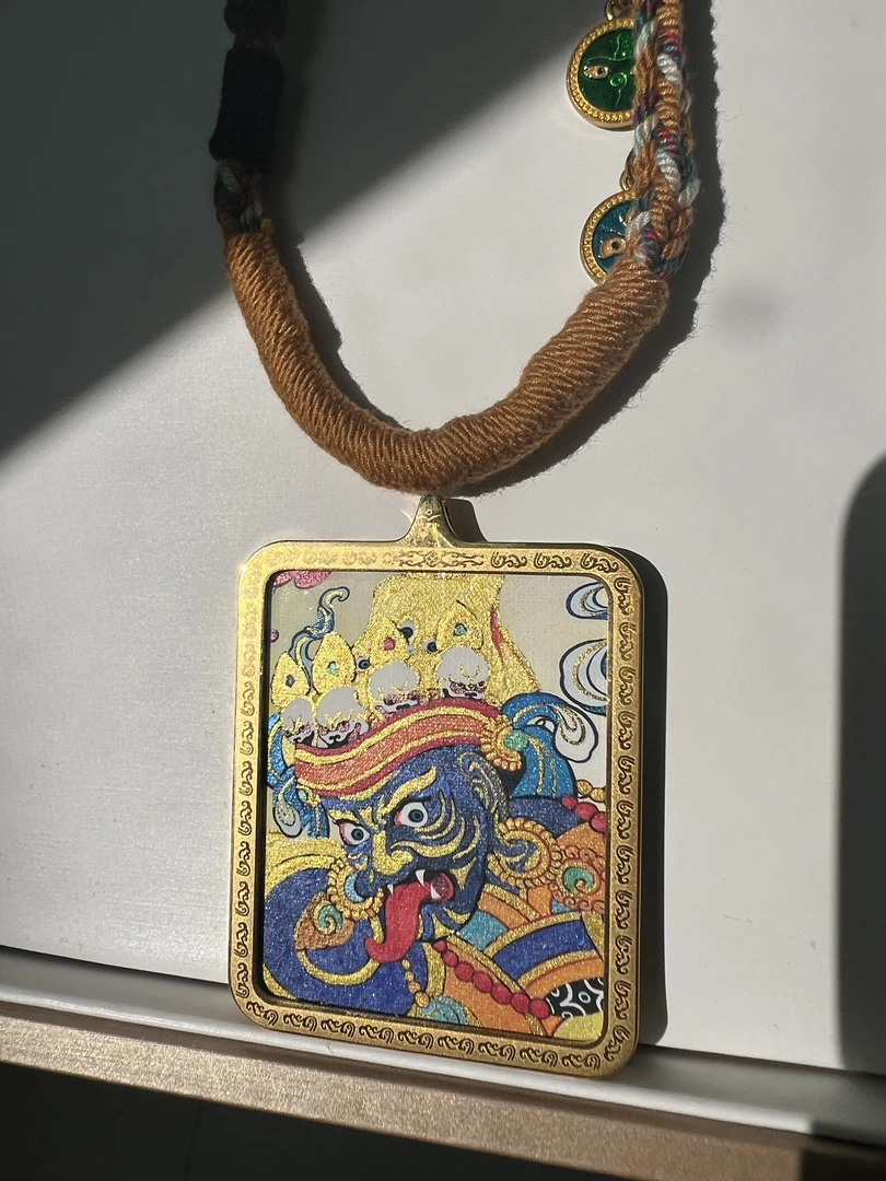 非遗手 工艺画 （扎基+大黑天）彩金双面钛钢 唐 卡吊 坠扎基寺开开