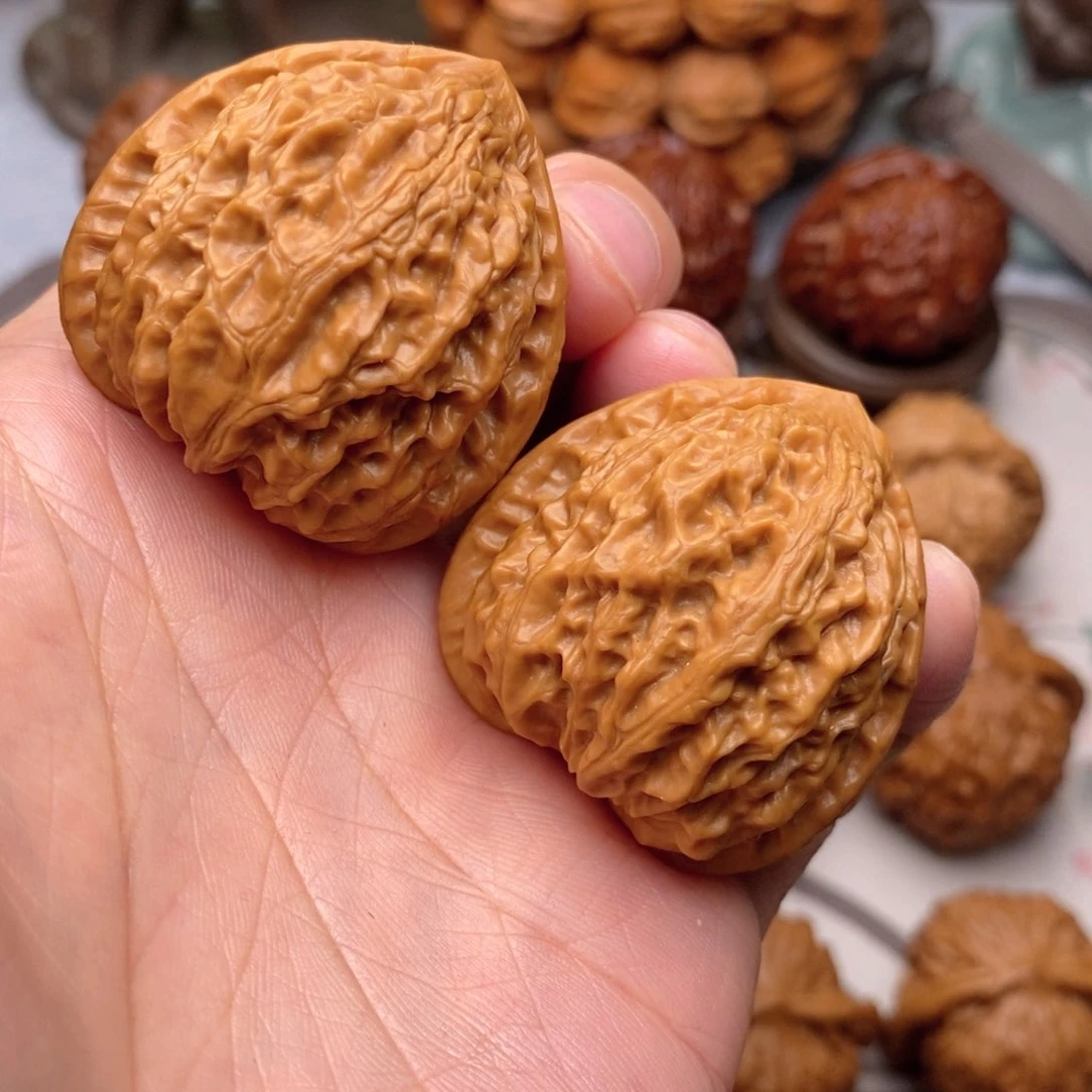 【闪购商品】文玩核桃把件夜***^金牛