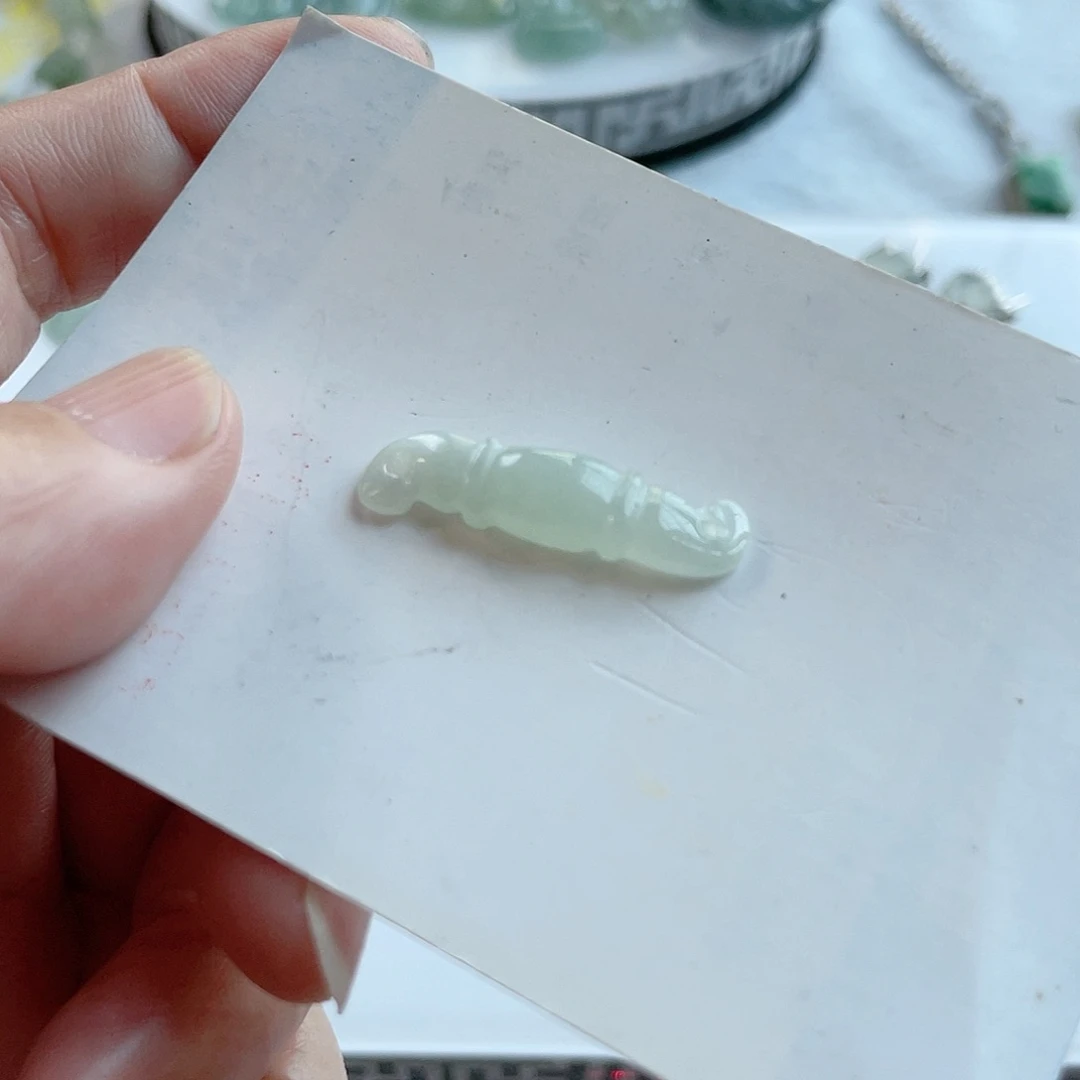 翡翠颈饰未镶嵌节节高升