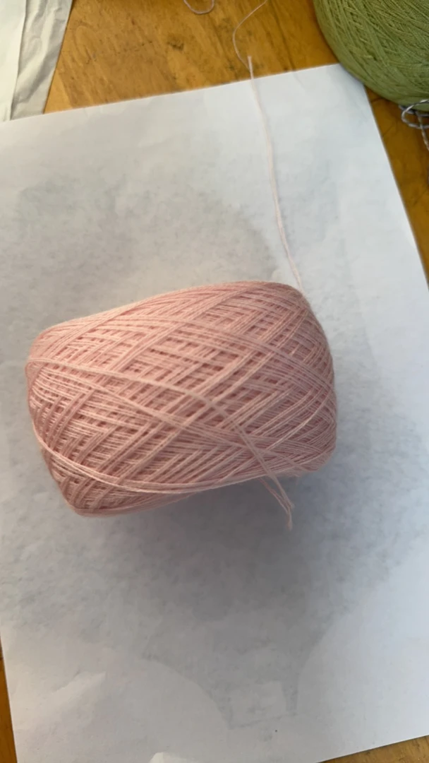 水溶羊毛手编毛衣用线，一份1斤，一份送一个课程，无针